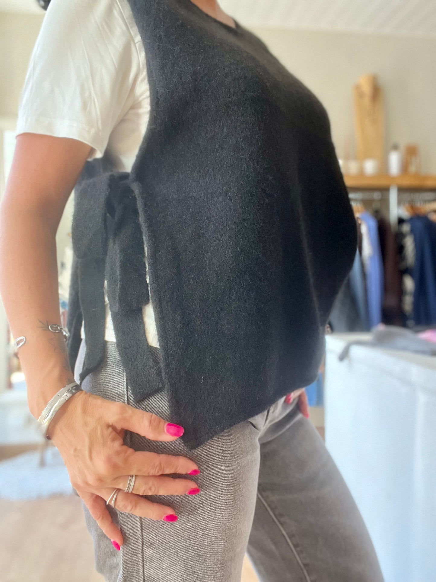 Pull sans manches "ELINE" - Noir à nouer