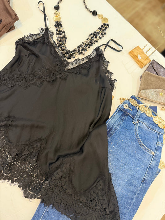 Top satiné & dentelle ́noir