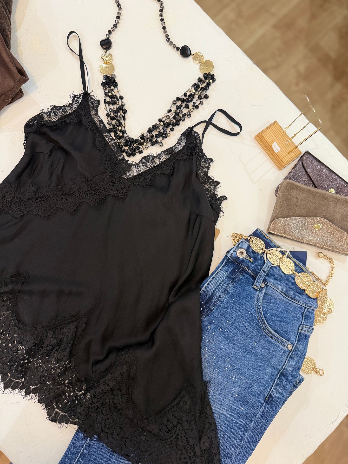 Top satiné & dentelle ́noir