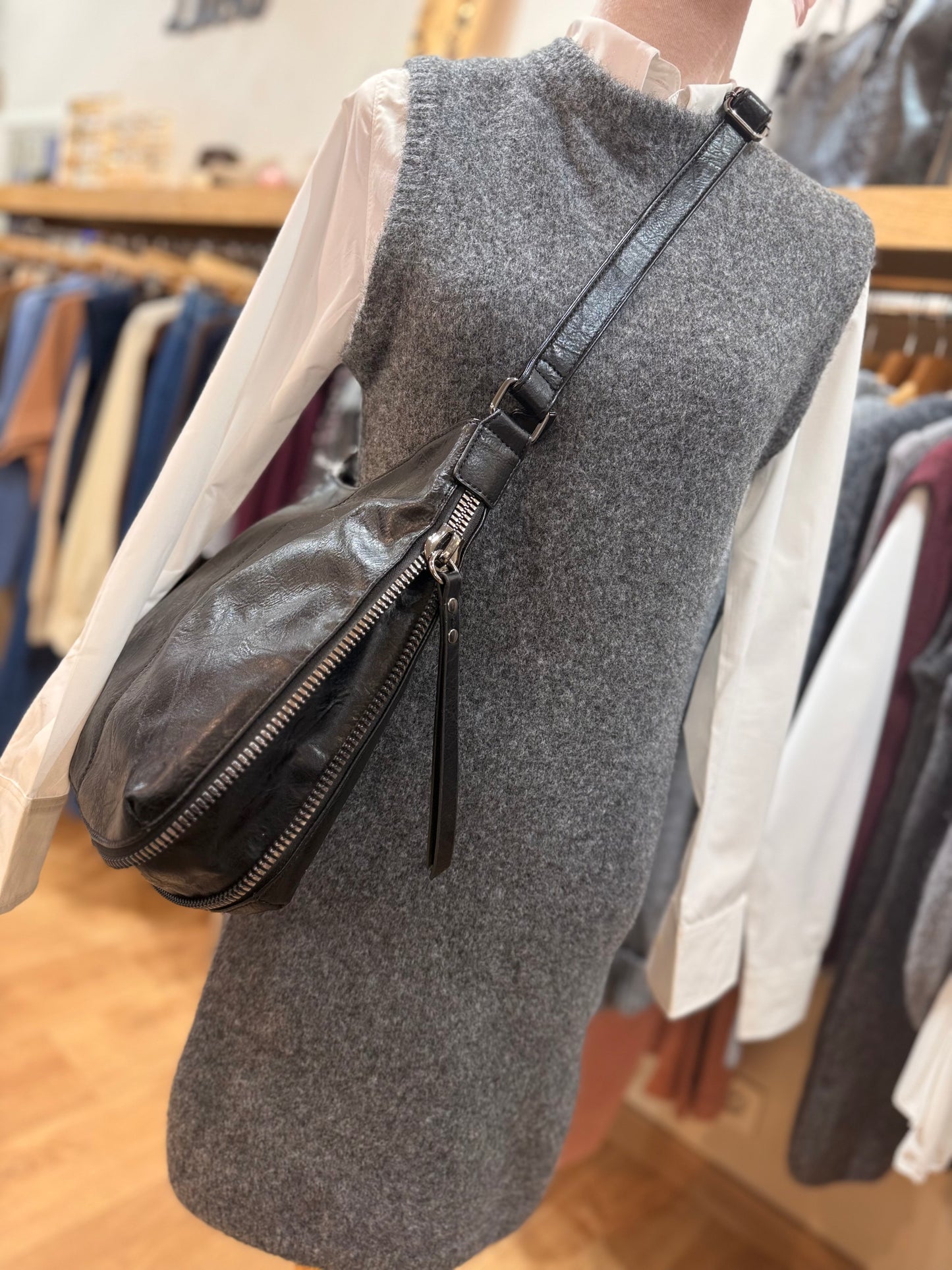 Sac Besace zippée -  City- Noir