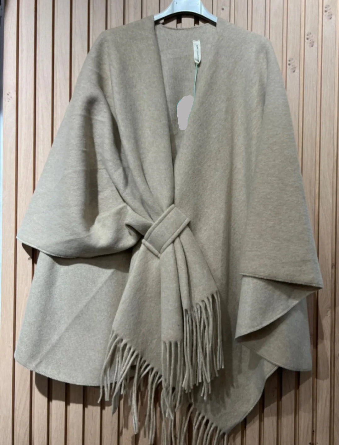 Cape douce à franges- Laine - Beige