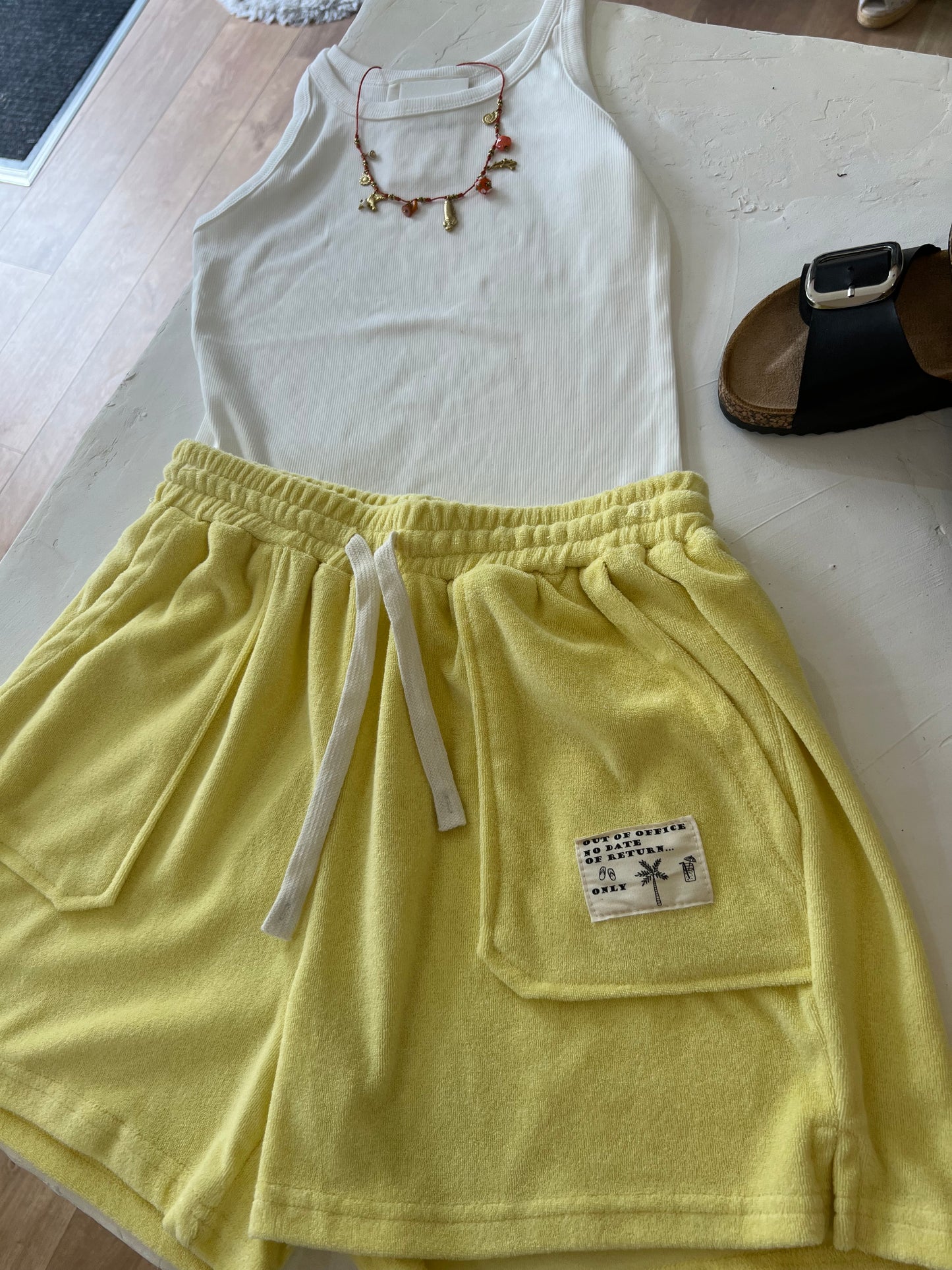 Short effet éponge - Modèle Sunny Break - Effet éponge jaune