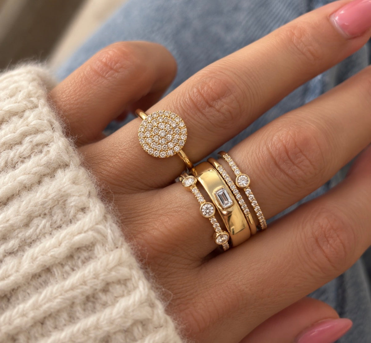 Bague dorée scintillante
