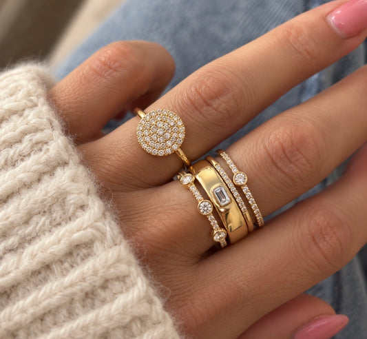 Bague dorée scintillante