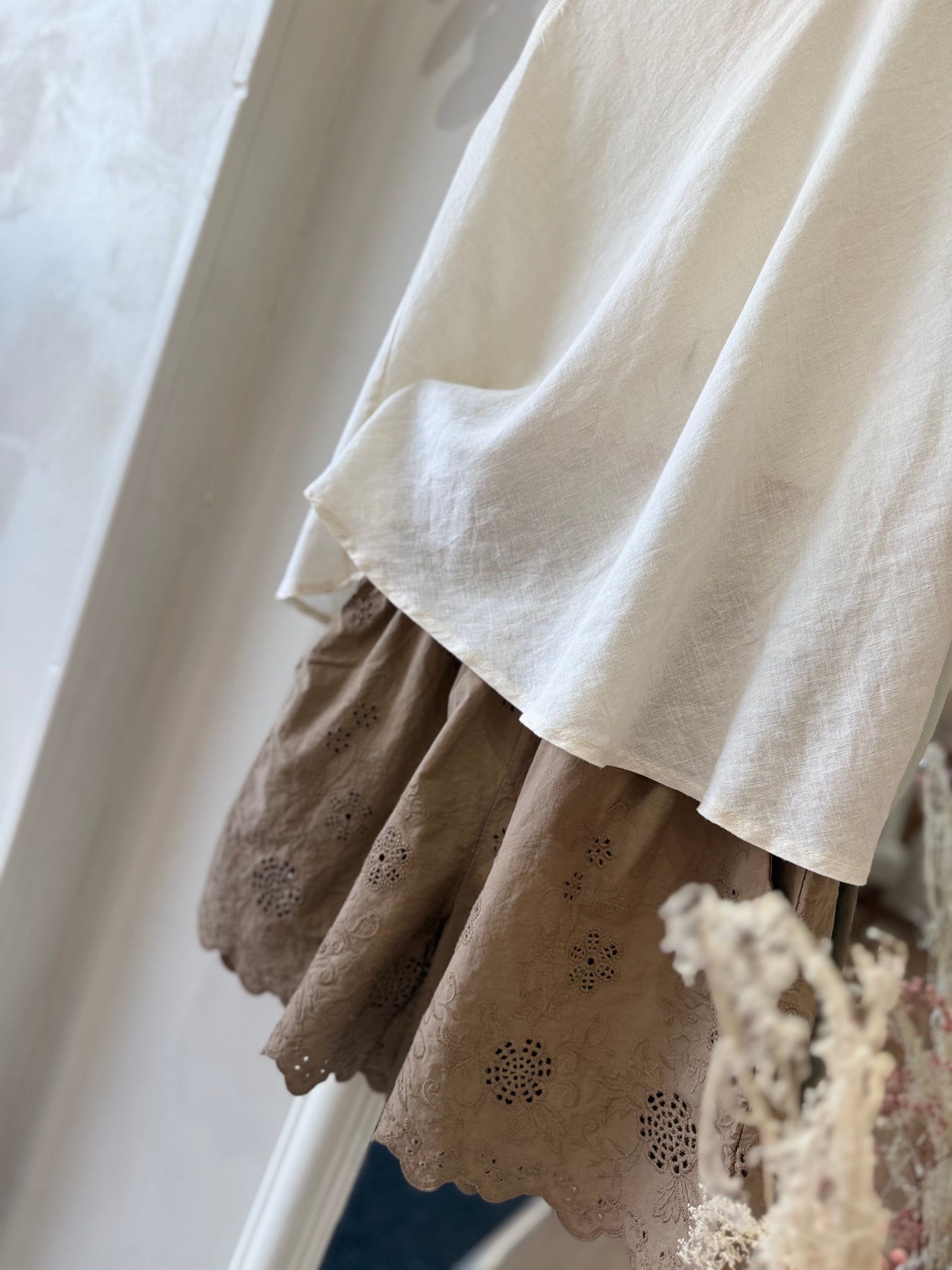 Short FLORINA - broderie anglaise - Camel