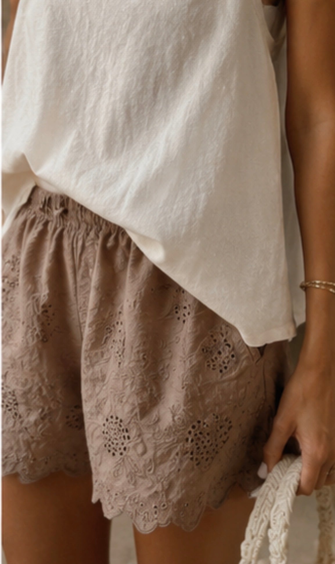 Short FLORINA - broderie anglaise - Camel