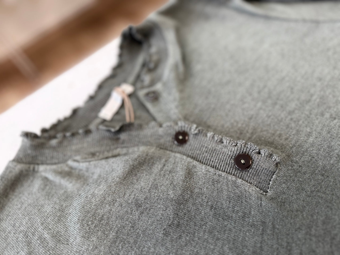 Haut  Léna - Col volanté boutonné - Kaki