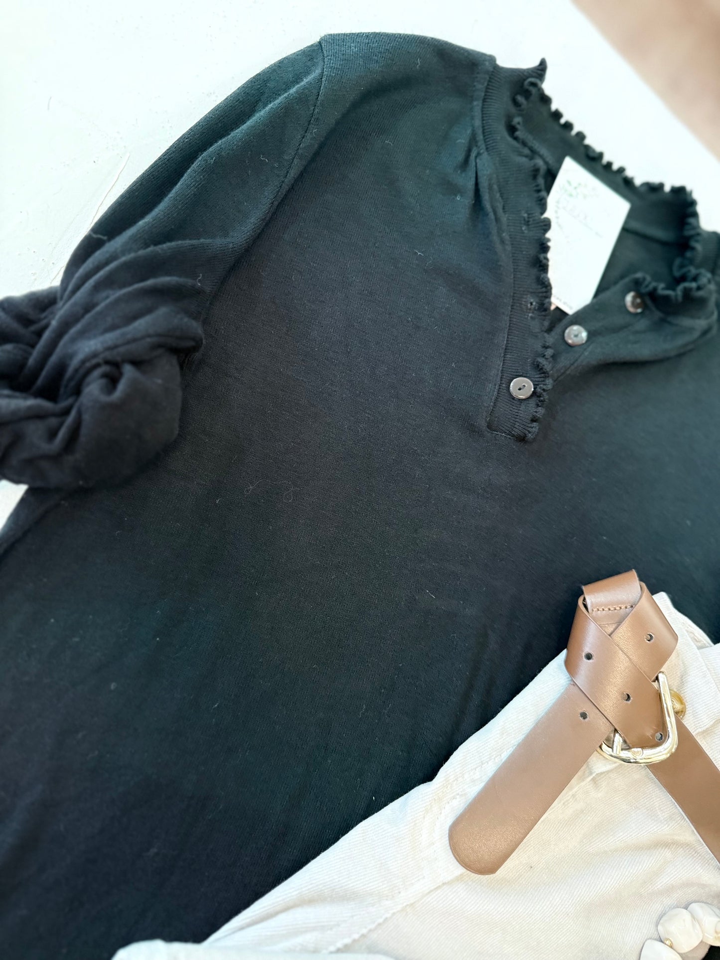 Haut  Léna - Col volanté boutonné - Noir