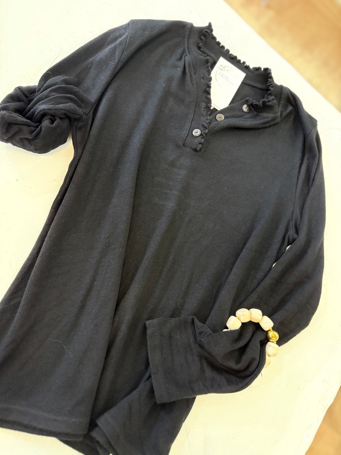 Haut  Léna - Col volanté boutonné - Noir