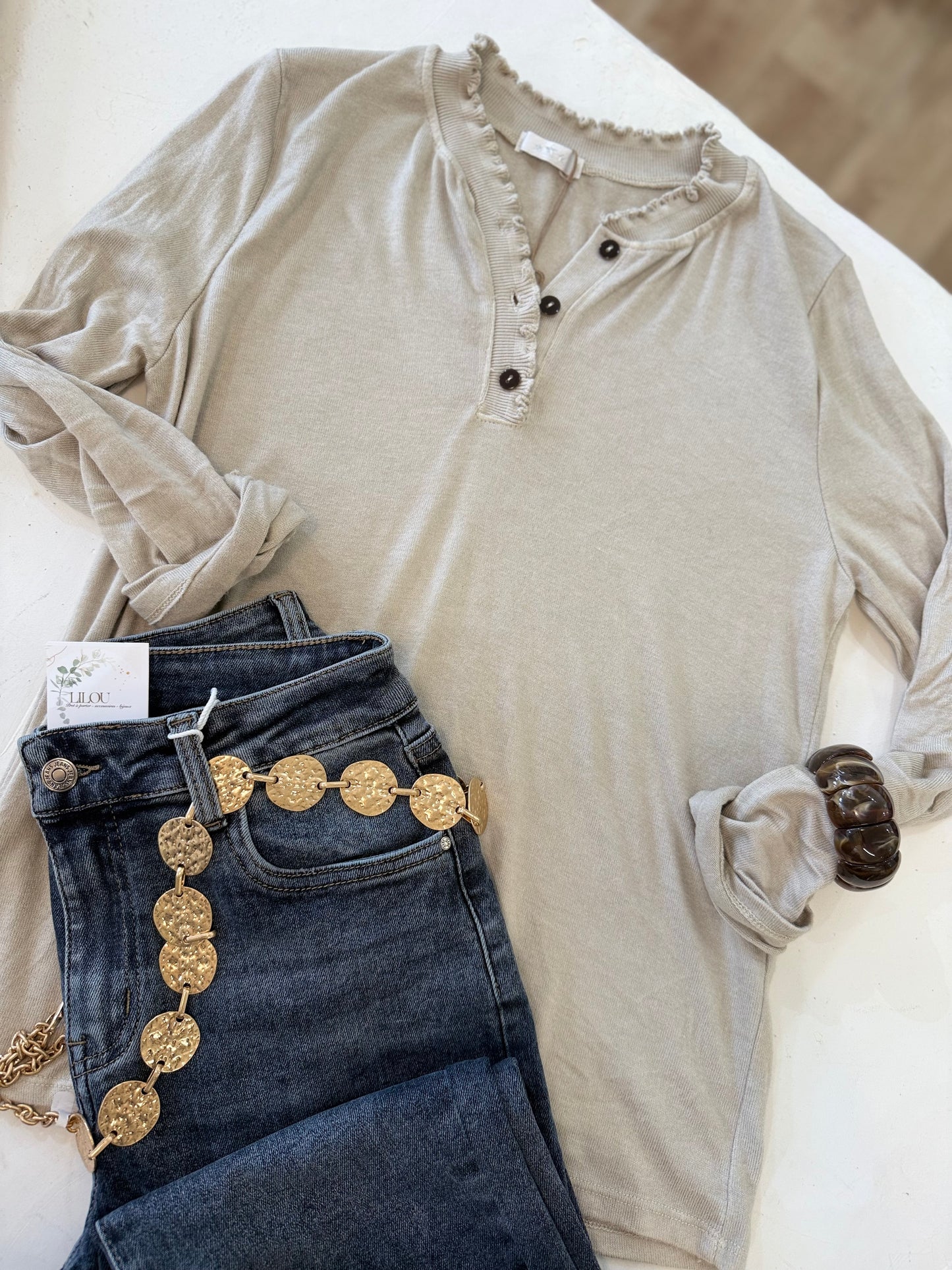 Haut  Léna - Col volanté boutonné - Beige