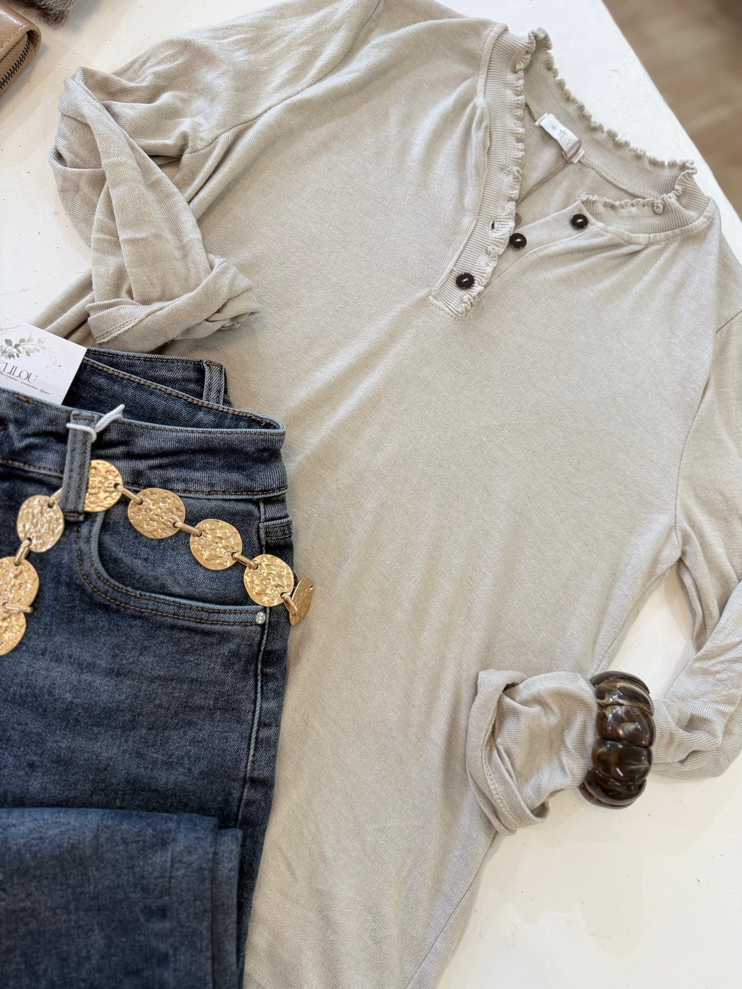 Haut  Léna - Col volanté boutonné - Beige